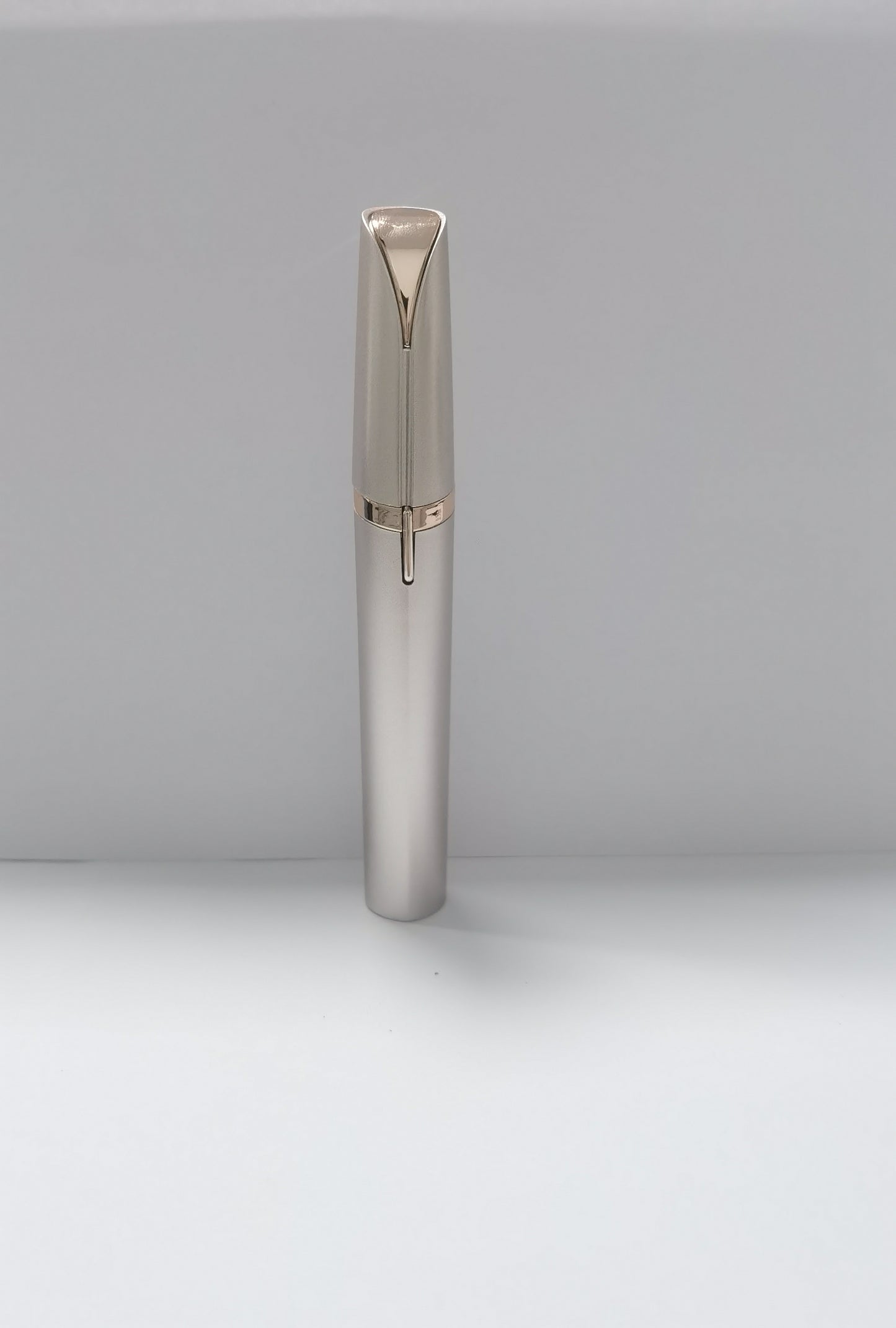 Mini Electric Eyebrow Trimmer – Painless Hair Remover with LED Light for Brows & Face