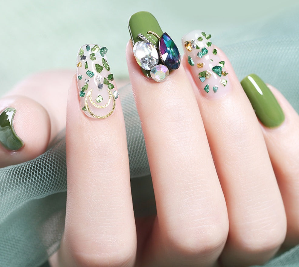 Diamond Nail Rivets – Sparkling Nail Art Jewelry Gems for DIY & Professional Manicure