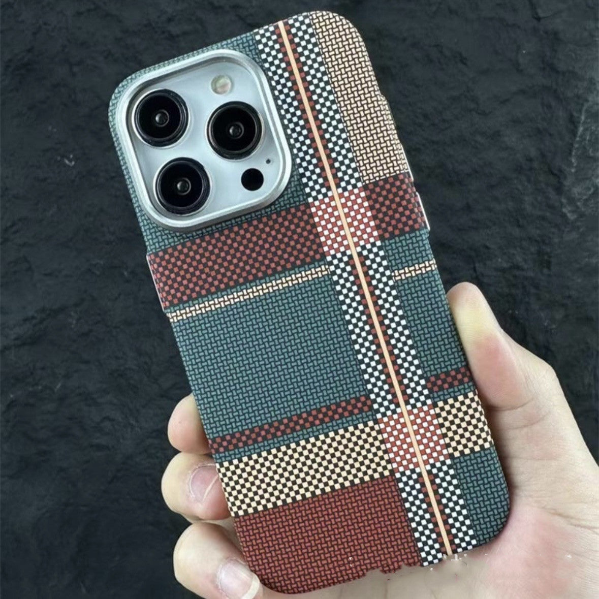Magnetic Carbon Fiber iPhone Case – Kafra Pattern All-Inclusive Protective Cover
